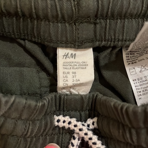 H&M pull-on jogger khaki pants - olive green - size 3T - Picture 3 of 3
